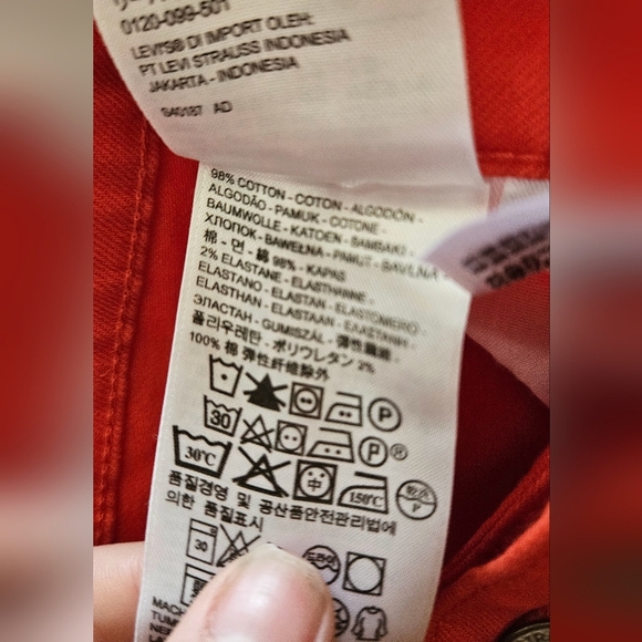 LEVI'S Demi Curve Modern Rise Skinny Jeans In Coral red. Size 8/29. NWT - Picture 9 of 9